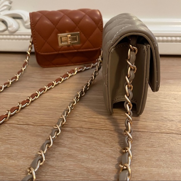 Hugs Quilted Faux Leather Chain Purse - Picture 5 of 8